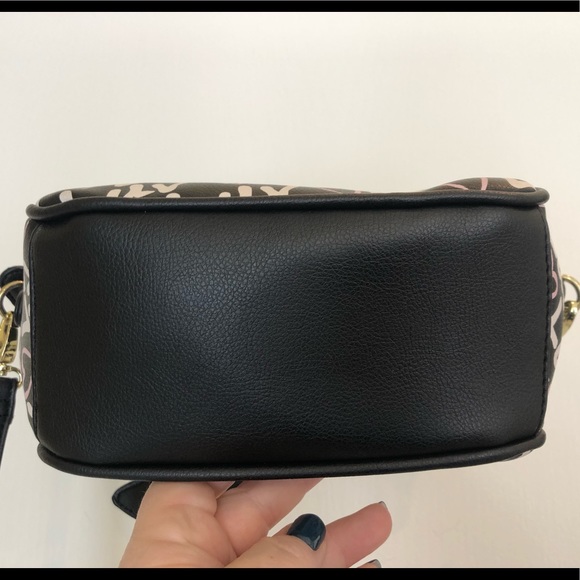 Betsey Johnson Luv handbag with cross body strap - Picture 6 of 8
